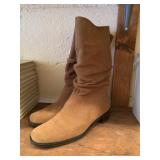 Suede Womens Size 7 Boots - Very Lightly Used