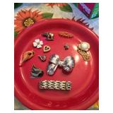 Jewelry Lot - Pins and Broaches