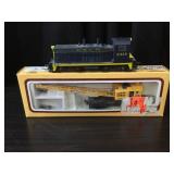 Santa Fe Switching Locamotive and Crane Car HO