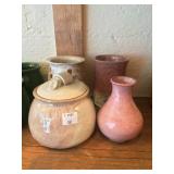 4 pieces of ceramics
