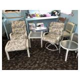 5 Pieces of outdoor furniture