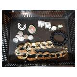 Mixed jewelry lot