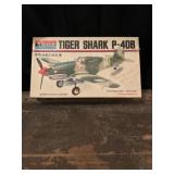 Vintage Model - damaged landing gear strut