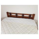Headboard (bed)