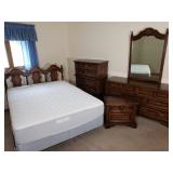4-PC Vintage Queen Bedroom Set