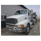 Semi Trucks & Trailers - Oshkosh WI