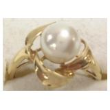 14k gold ring set with 7mm pearl & diamonds