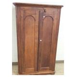 Pine 2-door cupboard 3