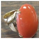 14k gold ring set with cabochon coral 6.6g