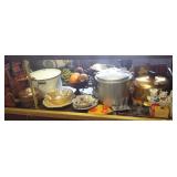 Group of vintage kitchenware, glassware, etc.