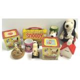 Group of vintage Snoopy items- bobblehead, etc.