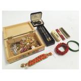 Small group vintage, etc jewelry