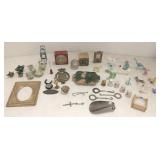 Group: miniatures, glass animals, etc