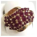 10K gold ring set with several rubies - 5 grams;