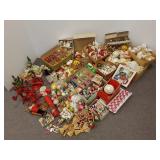 Large group Christmas ornaments + deer - figural,