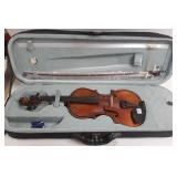 Bunnel pupil violin with Giuliani bow in case-