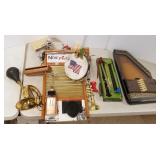 Group incl. Nose Pickers one man band instrument,