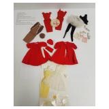 Group of 900 series Barbie doll clothing - 986,