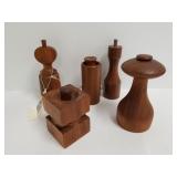5 Mid-Century Modern teak spice mills & shakers,