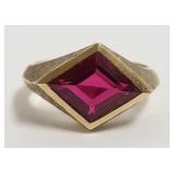 10K gold ring set with synthetic ruby - size 10-
