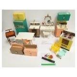 Group of vintage Barbie doll furniture - Dream