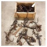 Group 30 vintage steel traps - most are Victor