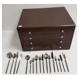 225 pieces Erik Herlow Danish "Obelisk" pattern