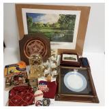 Group incl. 2 clocks, framed plate & plaque, N.Y.