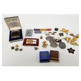 Enameled 1918 belt buckle & group of buttons,