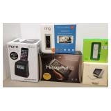 Group incl. iHome, iPod Shuffle, Message Pad,