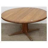 Mid century round low coffee table 40" W 20" T *