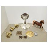 Group incl. Breyer horse, horse medallions &