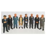 8 signed wood carvings of US Presidents 8" to