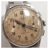 Universal Geneve Uni-Compax wristwatch-