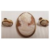 Carved shell cameo brooch & earrings set in