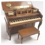 Vintage piano transistor radio