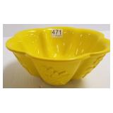 7" yellow peking glass lotus bowl