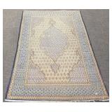 Handmade oriental rug- approx. 4 1/2