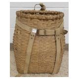 Woven trapper basket