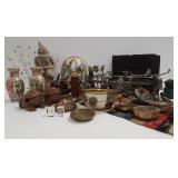 Group decorative items - Oriental, scale, etc.