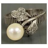 Tested 14k white gold ring s/w diamonds &