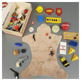 Gp vintage Cracker jack toys, mini guns, etc.