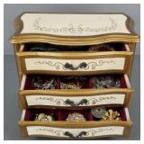 Gp vintage costume jewelry incl brooches in a