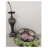 Antique style stained & leaded glass lamp (as is-