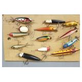 13 vintage fishing lures incl Heddon (repainted)
