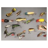 15 vintage fishing lures: 5' largest