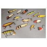 15 vintage fishing lures: 5' largest