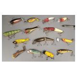 15 vintage fishing lures: 5' largest