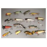15 vintage fishing lures: 4' largest