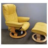 Stressless leather lounge chair w/ ottoman- 39'H